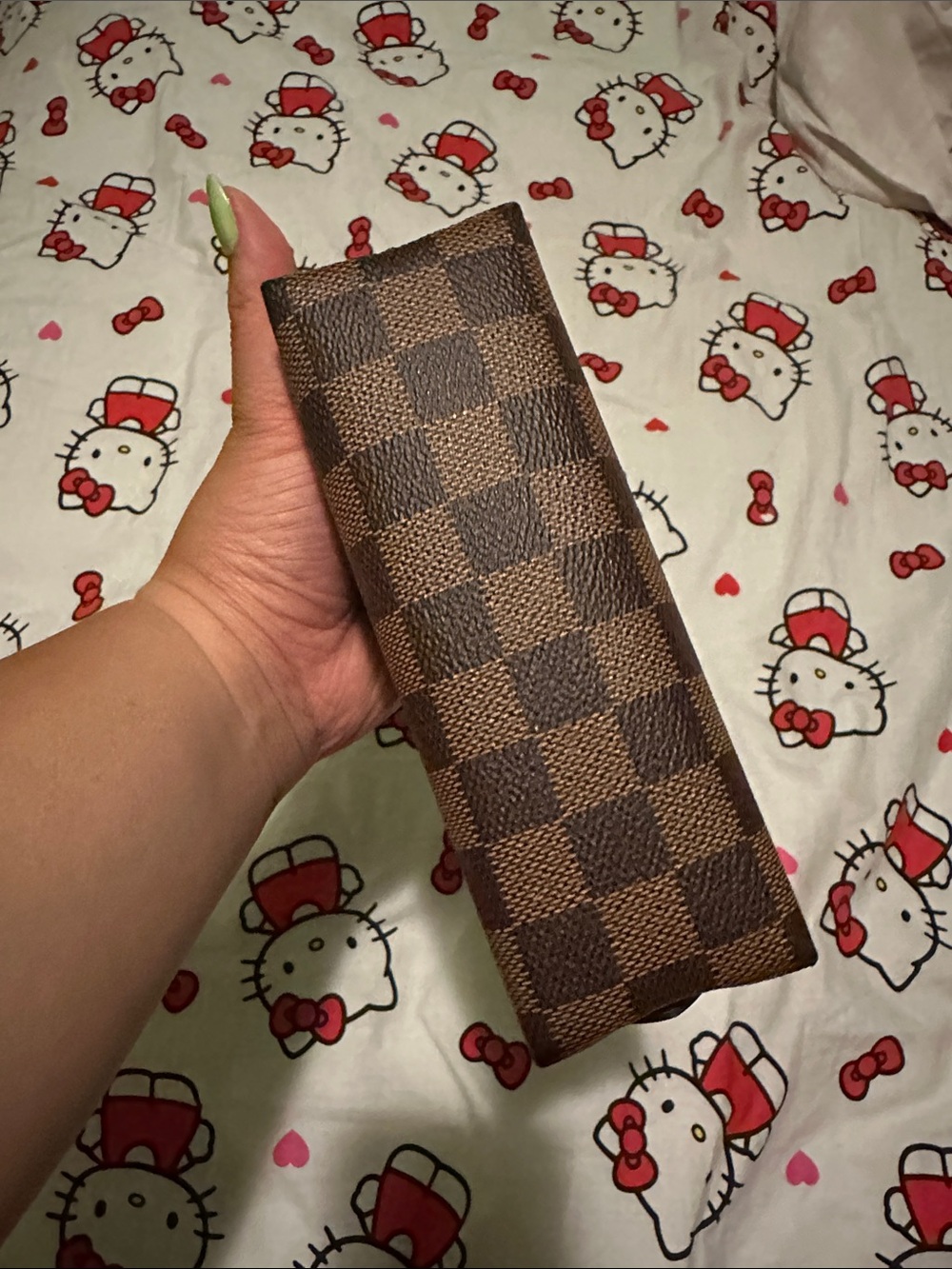 Louis Vuitton Cosmetic Pouch MM in Damier Ebene (discontinued) - Picture 9 of 12